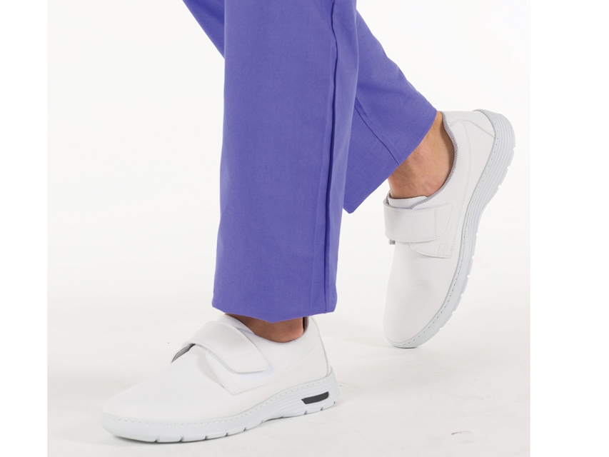 Non-Slip Trainer For Healthcare Workers Size 45