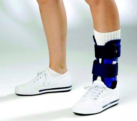 Actimove TaloCast Air Functional Ankle Brace Standard Right 	